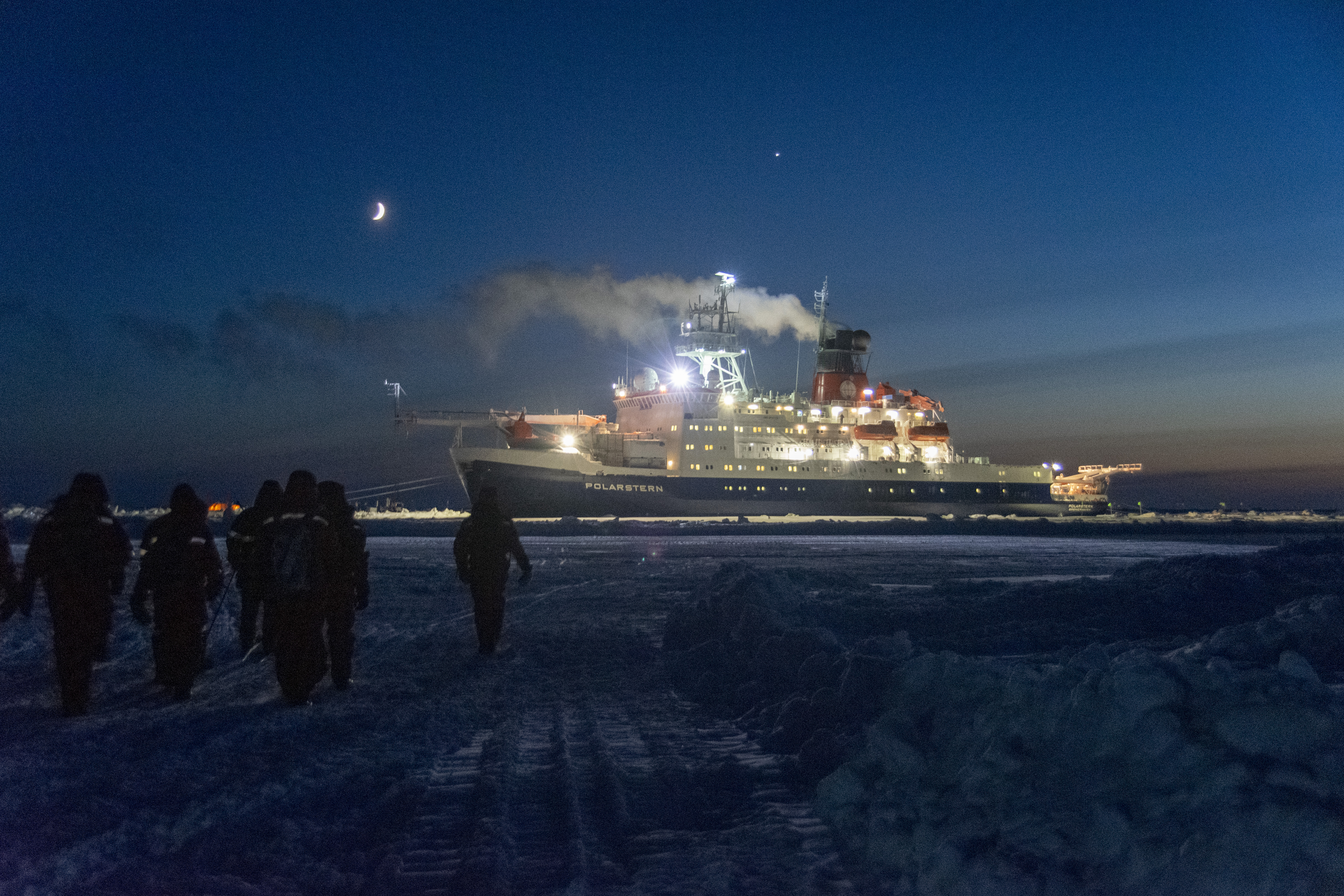 Polarstern. Photo courtesy of Steven Fons. Click image to download hi-res version.
