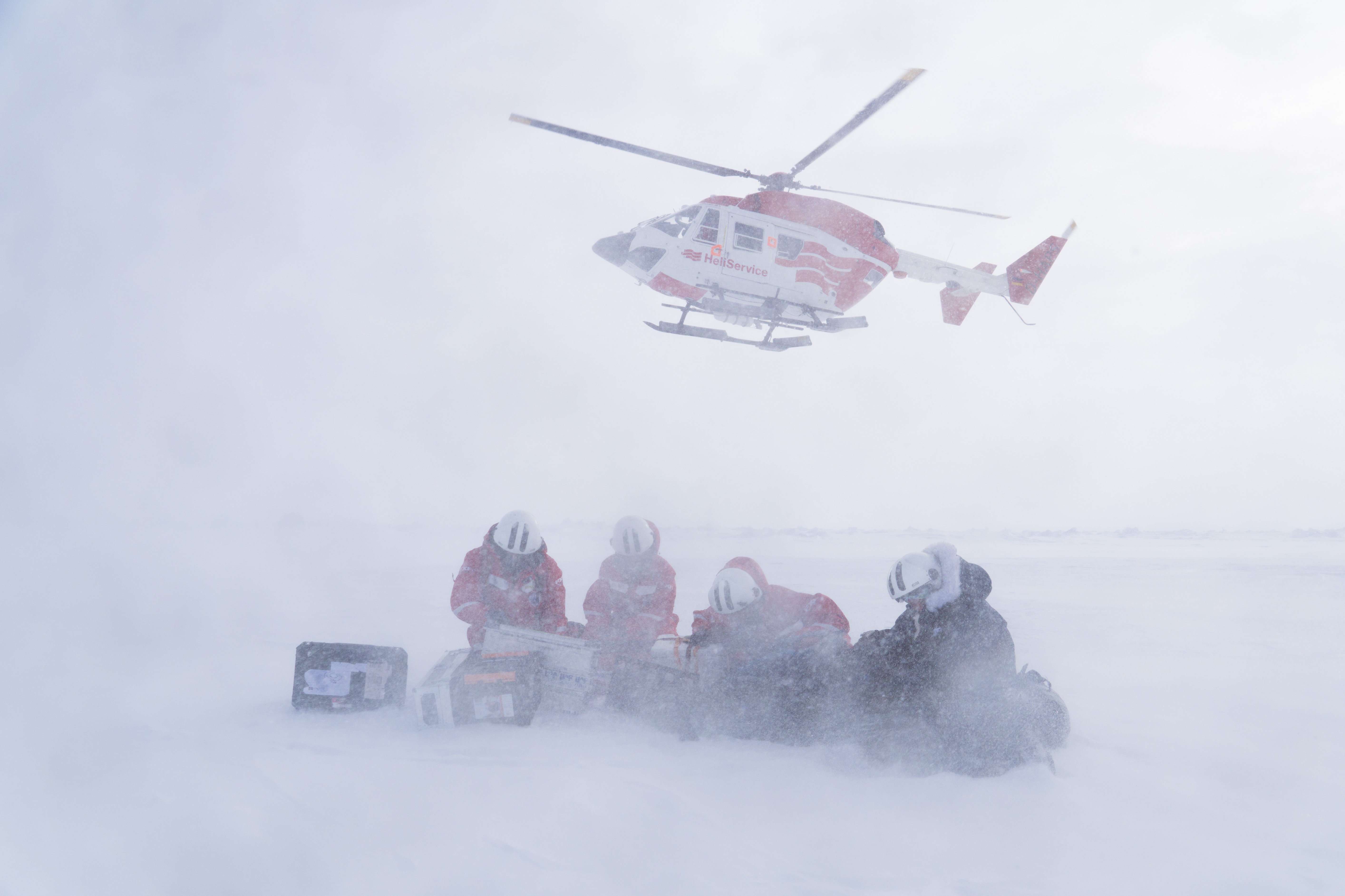 Team dropped off by helicopter. Credit: Saga Svavarsdottir. Click image to download hi-res version.