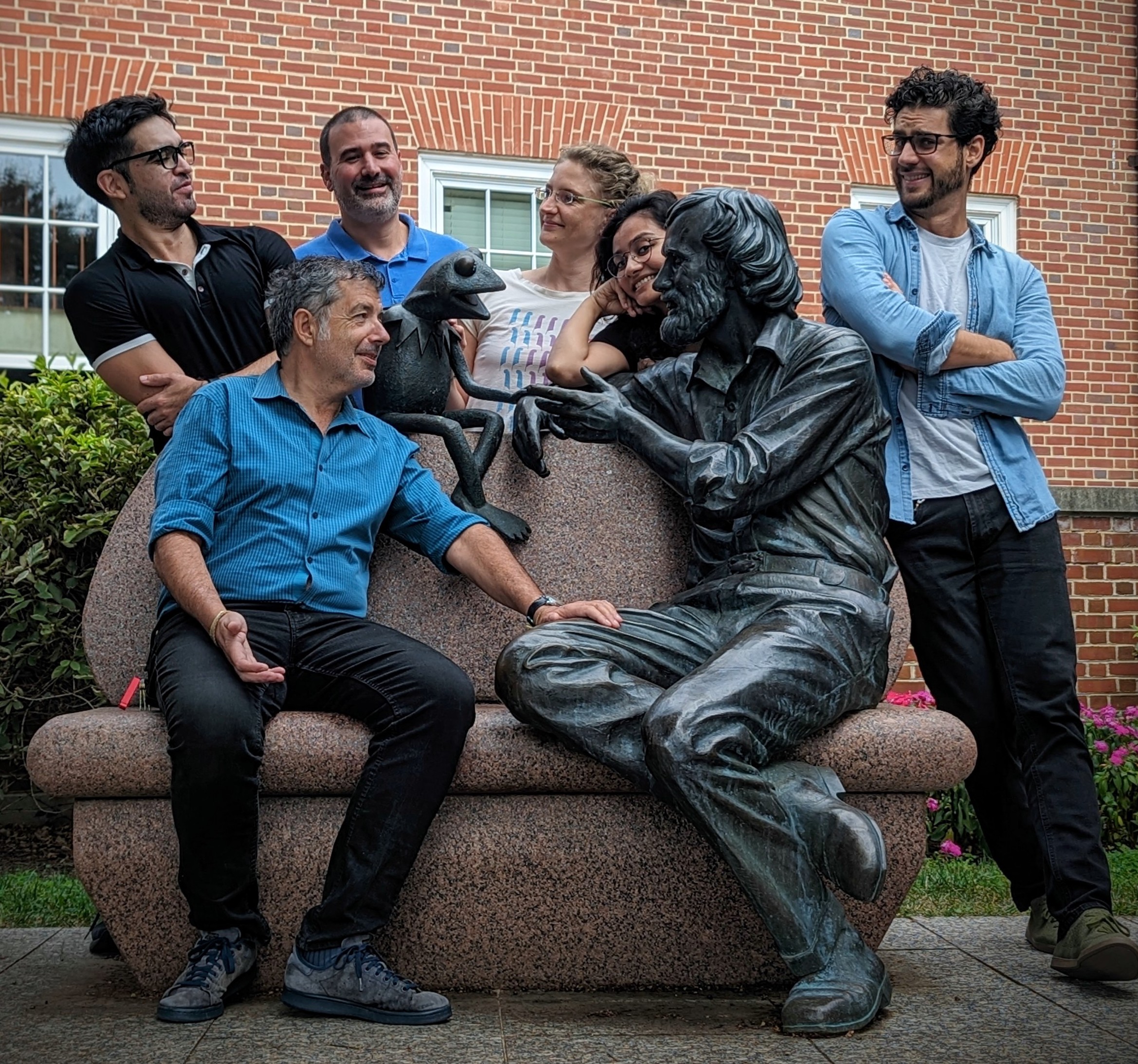 José A. Feijó and his research group. Image courtesy of same.